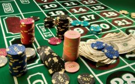 aung sport တိုက်ရိုက် ကာစီနို Baccarat Table Real Dealer MMK Chip Bet ချသောမြင်ကွင်း